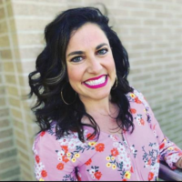 Dr. Lauren  Albin