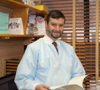 Dr. Ezra  Trachtenberg