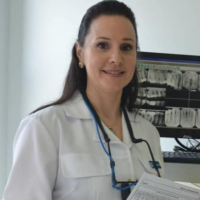 Dr. Roxane  Dornbusch