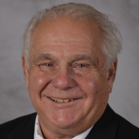 Dr. Robert M Trager