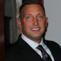 Dr. Levi R Evalt