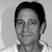 Dr. Larry J Schmitt