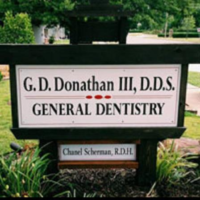 Dr. Grady D Donathan