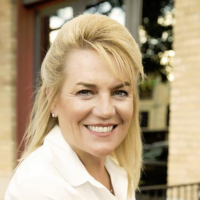 Dr. Kelly Hamblen Robinson