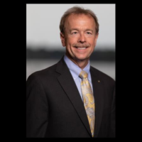 Dr. Ralph L Howell