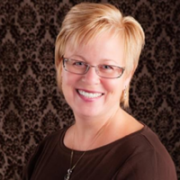 Dr. Donna  Kraklow