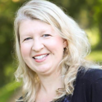 Dr. Elizabeth  Phillips