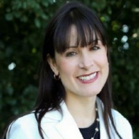 Dr. Eva M Lyon