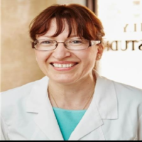 Dr. Anna Victoria Omirska-Dyczek