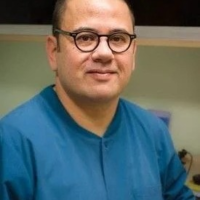 Dr. Ricardo  Rios