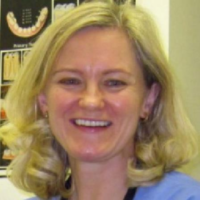 Dr. Elzbieta  Kopacz