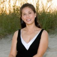 Dr. Trang Nguyen Salzberg