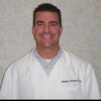 Dr. Gregory W Skeens