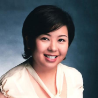 Dr. Pauline  Lu