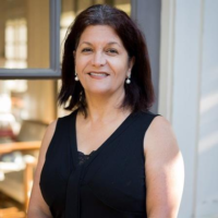 Dr. Parvin  Dinyarian