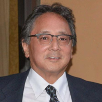 Dr. Leslie  Hata