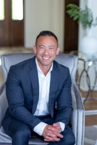 Dr. Matthew  Smith