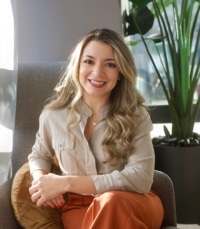 Dr. Eliana  Sarit