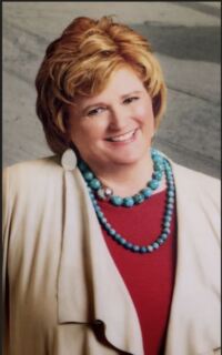 Dr. Lisa  Wyatt